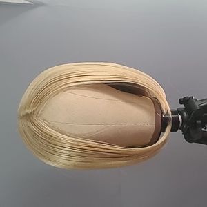 Synthetic straight short 27 wig
